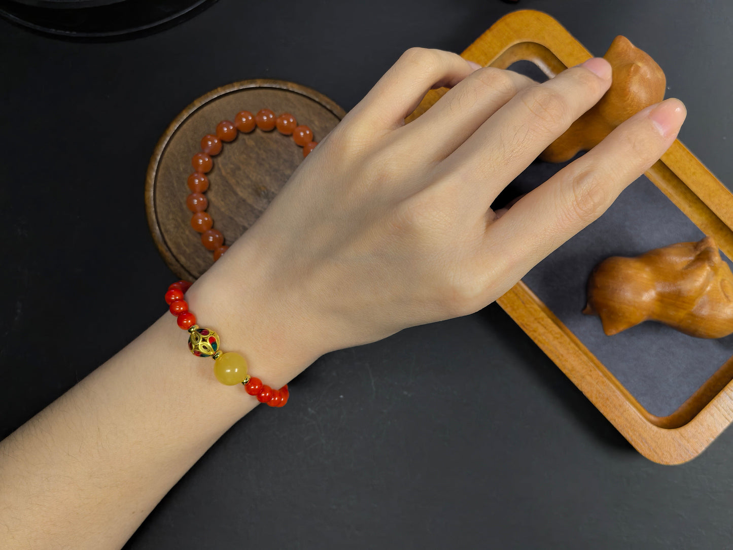 Qiu'er Jewelry · Red coral beeswax energy bracelet | Enhance self-confidence | Exorcise evil spirits and avoid disasters | Healing energy bracelet